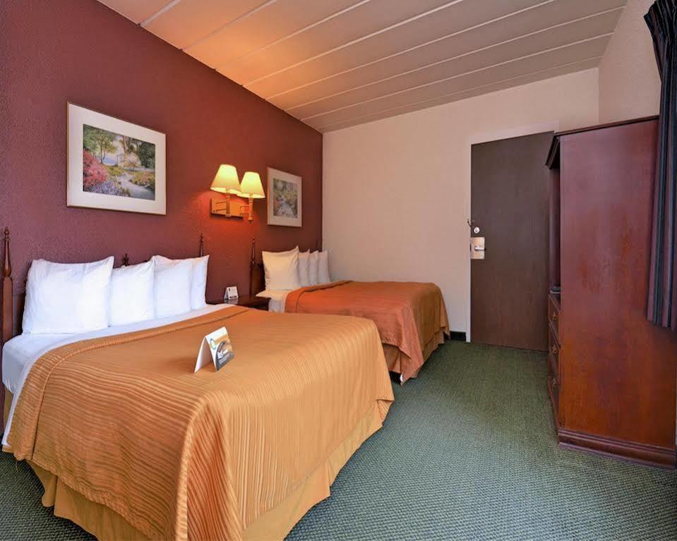 Econo Lodge Висконсин Рапидс Экстерьер фото